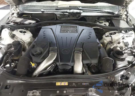 2013 Mercedes-Benz S 550 z USA, uszkodzony, nr VIN WDDNG7DB8DA493289